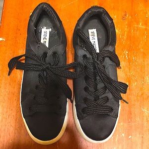 Steve Madden woman sneaker